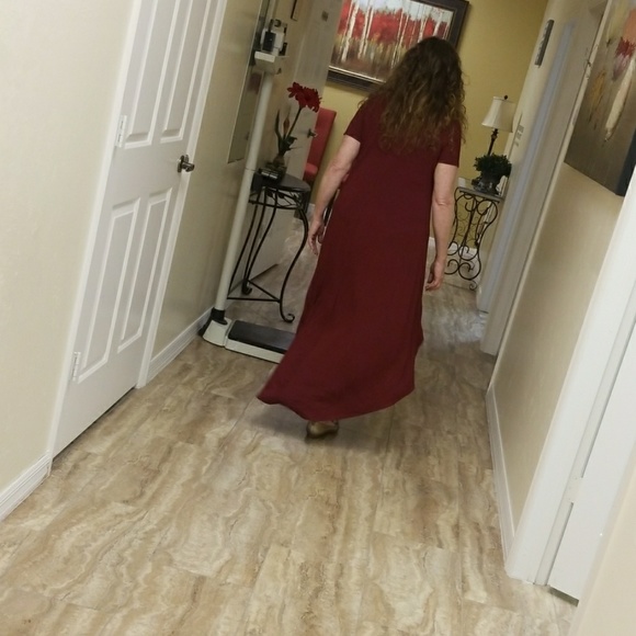 MOVING SALE 🌺 Burgundy High Low Burgundy Dress - Picture 3 of 8